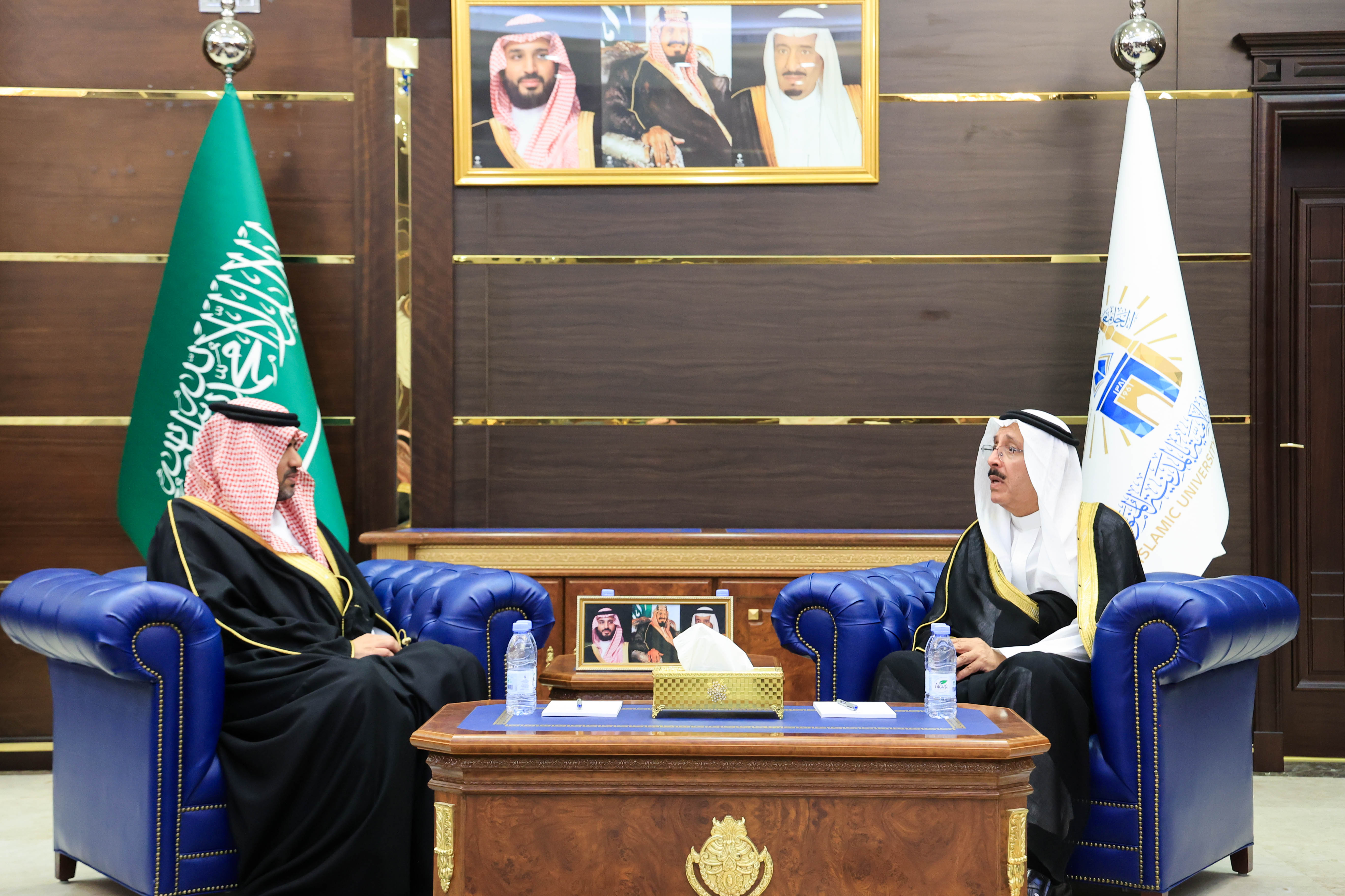 رئيس ⁧الجامعة الإسلامية⁩ د. صالح بن علي العقلا، يستقبل معالي الرئيس التنفيذي لبرنامج المستشفيات الجامعية أ. د. عبدالله بن محمد الربيش.